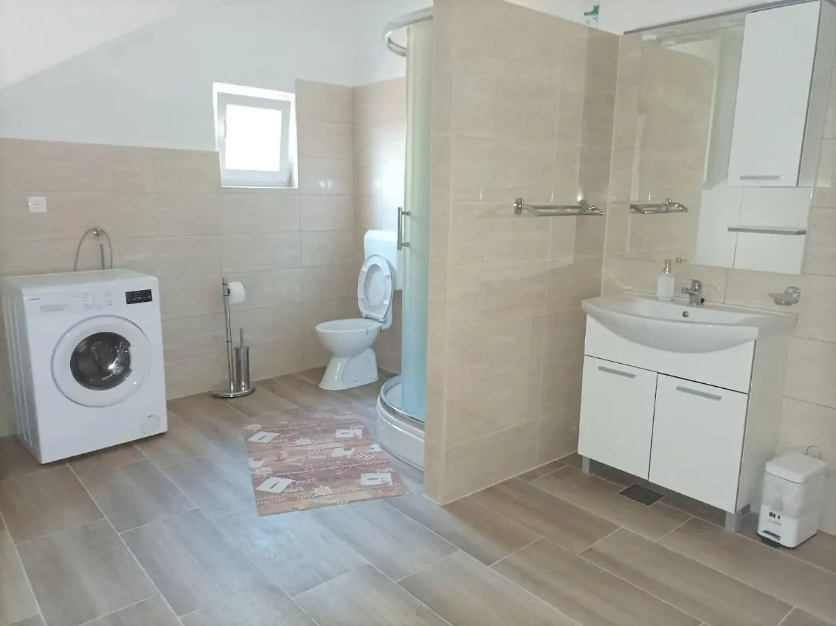 Lucija Apartment Rovanjska