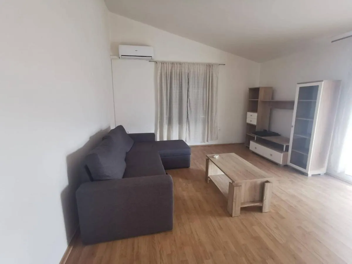 Lucija Apartment Rovanjska